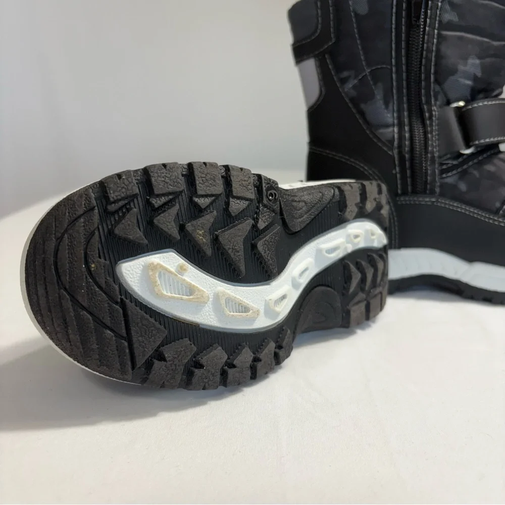 K KomForMe Toddler Snow Rain Boots Waterproof Black Camo Size 6‎